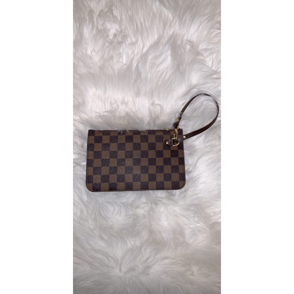 Brown Checkered Wristlet 🤎